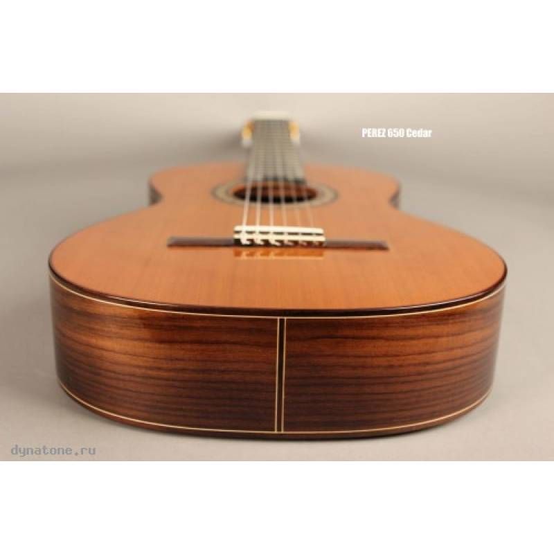 Фото PEREZ 650 Cedar - Гитара классическая 4/4 Перез