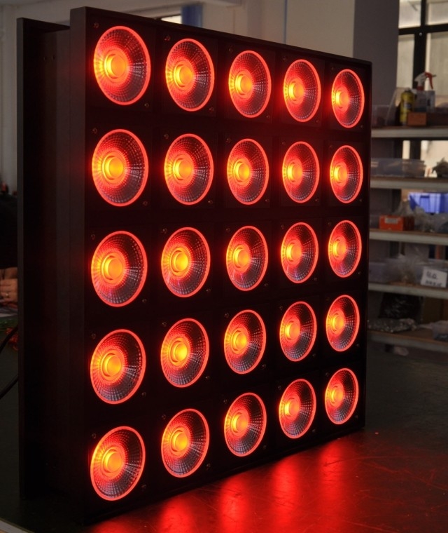 Фото Профессиональный световой прибор STAGE4 MATRIX BL25x10F