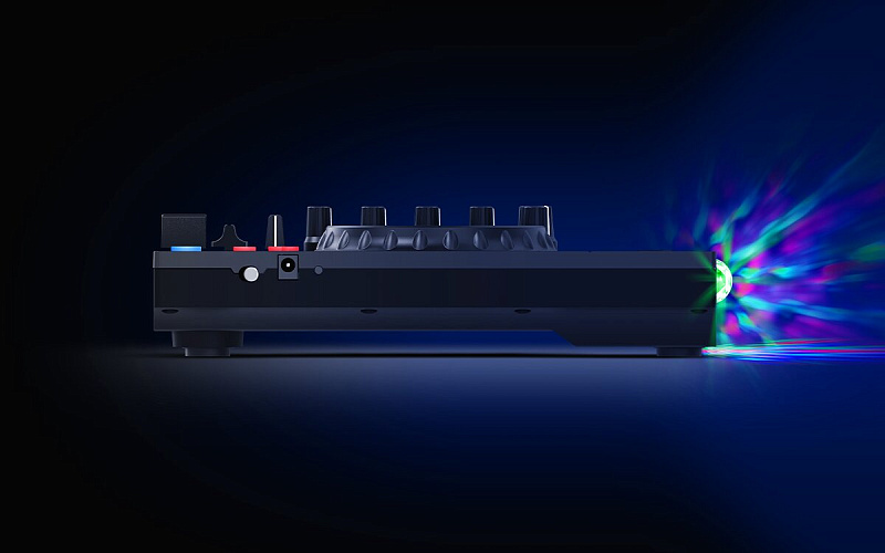 Фото DJ-контроллер NUMARK PARTYMIX LIVE в комплекте ПО Serato