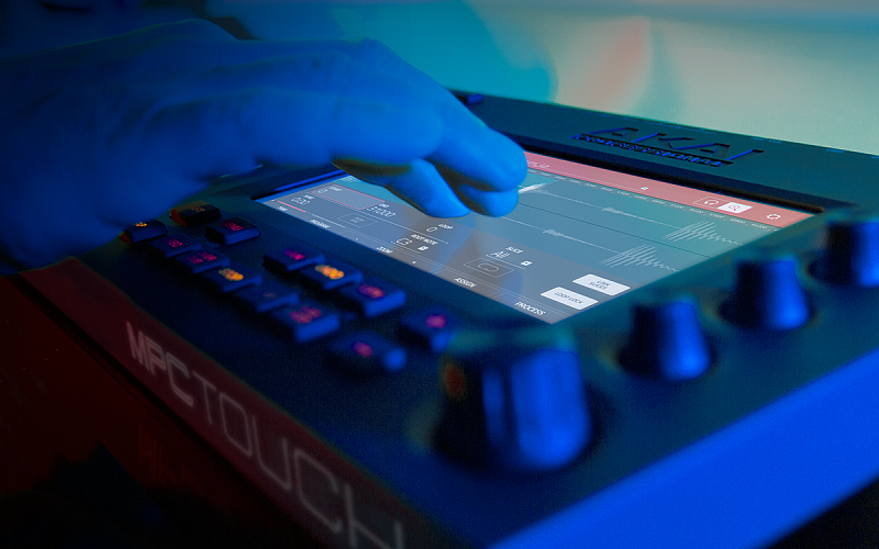 Фото MIDI-контроллер AKAI PRO MPC TOUCH
