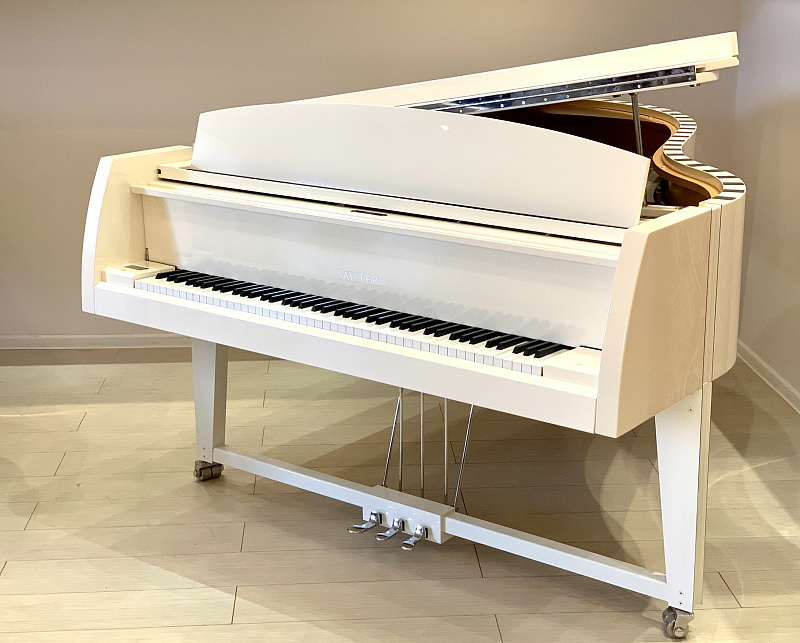 Фото Белый кабинетный рояль Sauter 210 Vivace Peter-Maly-Edition White Polished