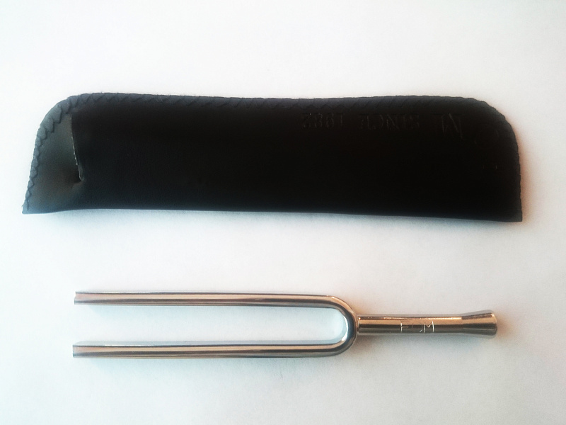 Фото Камертон "Вилка" FOM